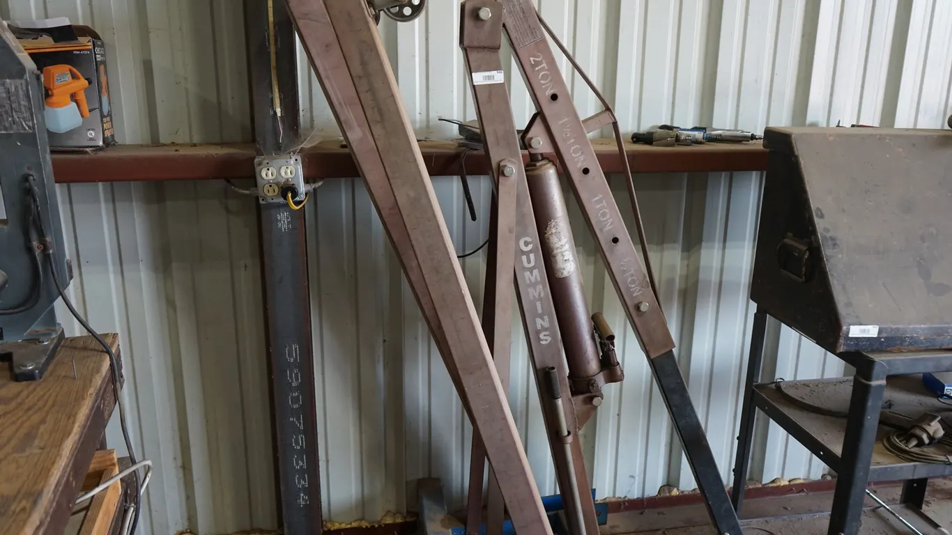Cummins 2 Ton Shop Crane Hoist