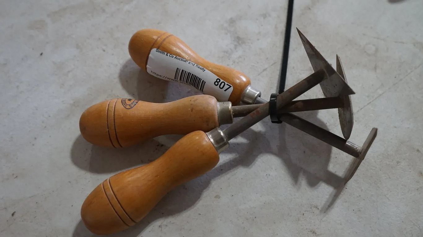 Crown Furniture Refinishing Tools