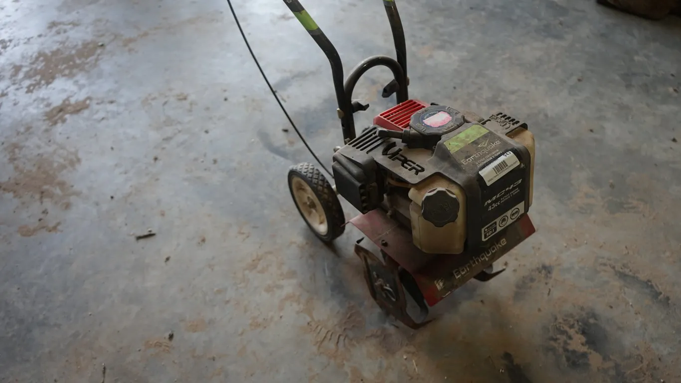 Earthquake 2 Cycle Front Tiller