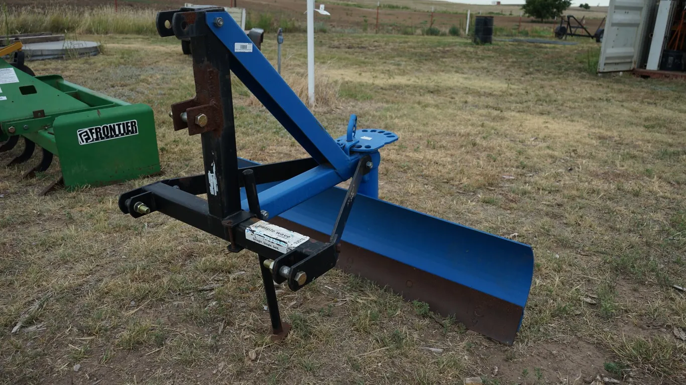 3pt 5' Scraper Blade