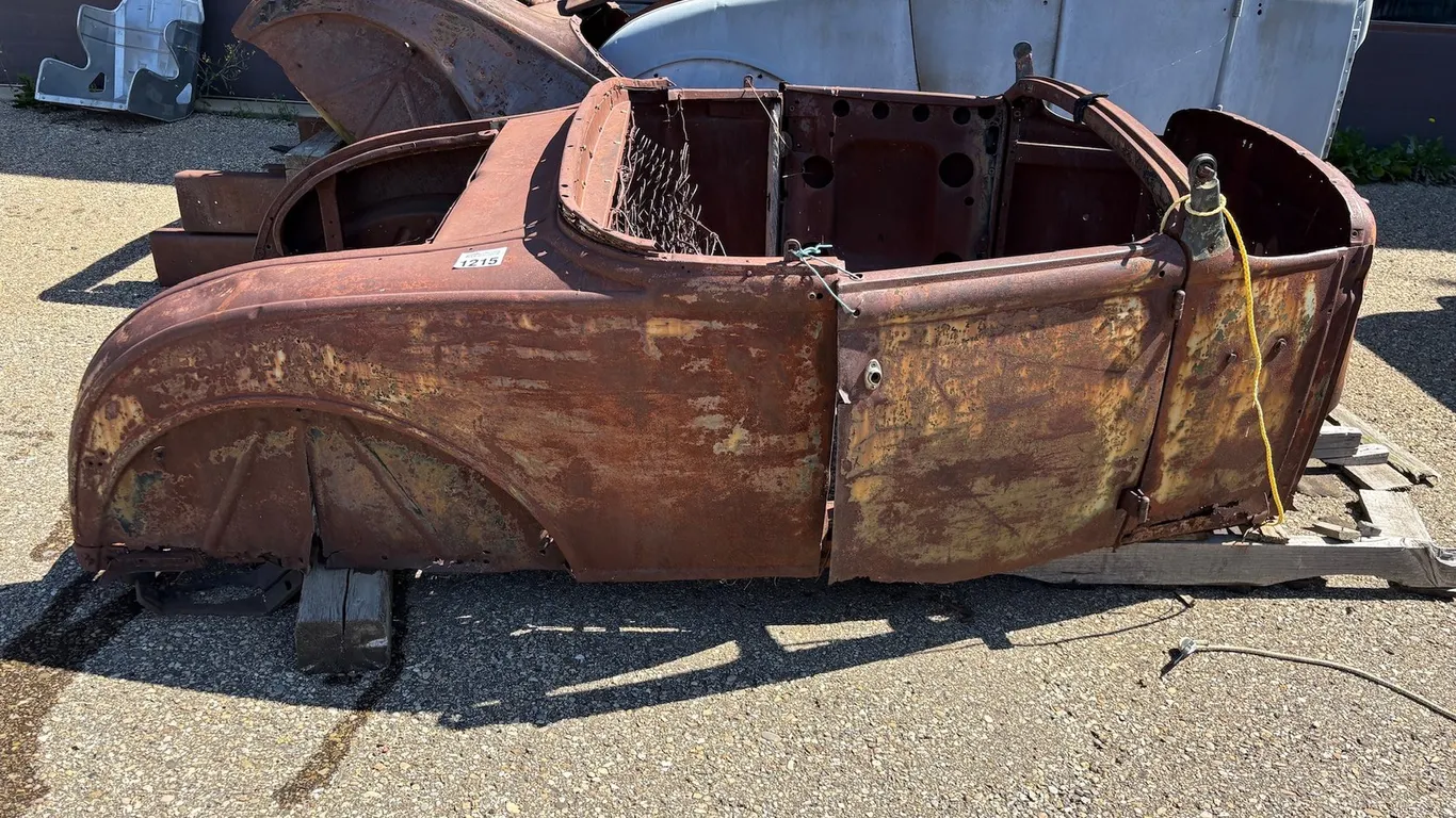 Lot 1215
