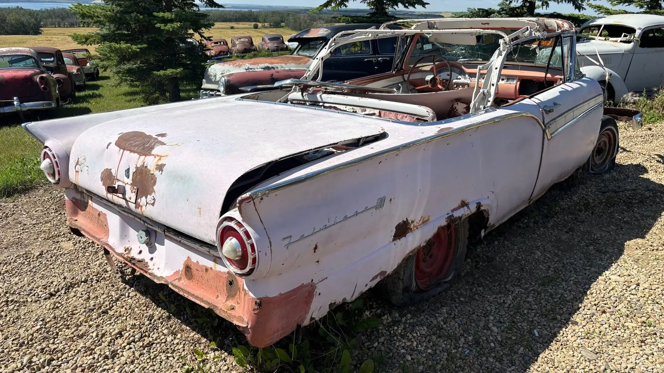 1957 FORD FAIRLANE