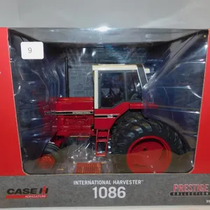 1/16 ERTL PRESTIGE COLLECTION IH 1086