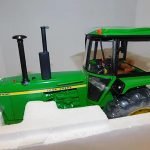 1/16 JOHN DEERE 4430