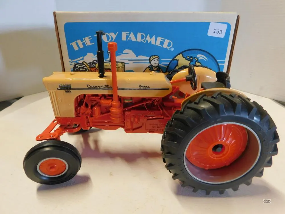 1/16 CASE 800, TOY FARMER 1990 EDN