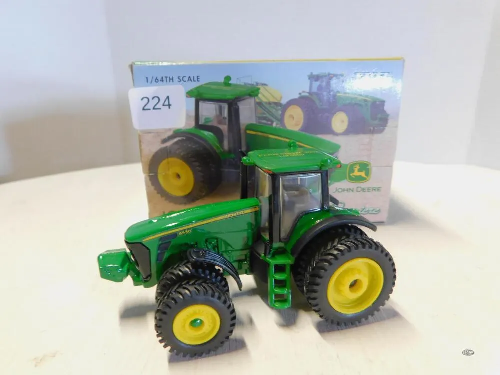 1/64 JOHN DEERE 8530 TRACTOR, 2007 FARM SHOW