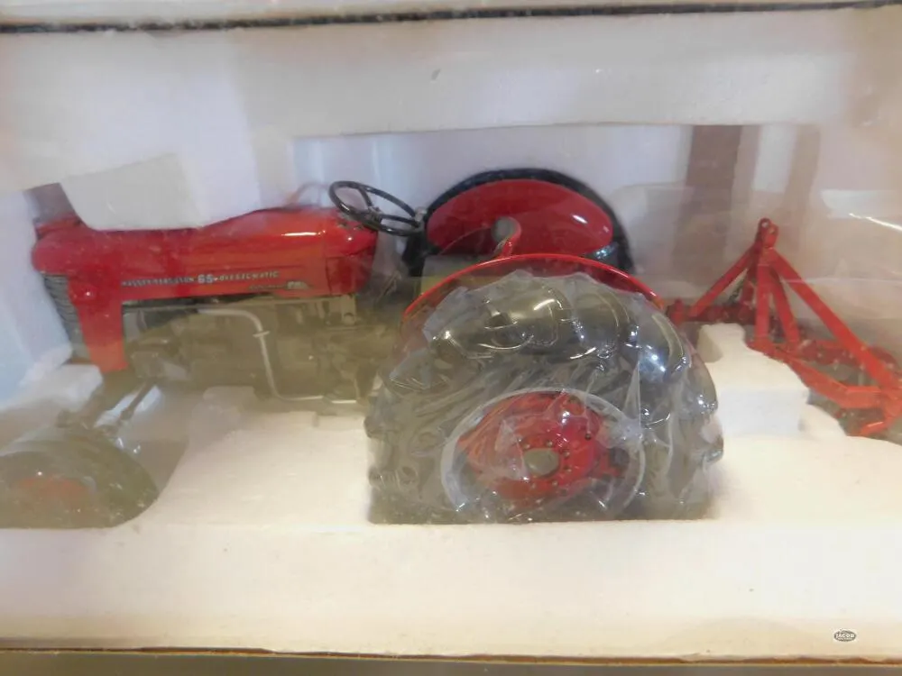 1/16 MASSEY FERGUSON 65 W/# 62 PLOW, HIGHLY DETAILED, SPEC CAST