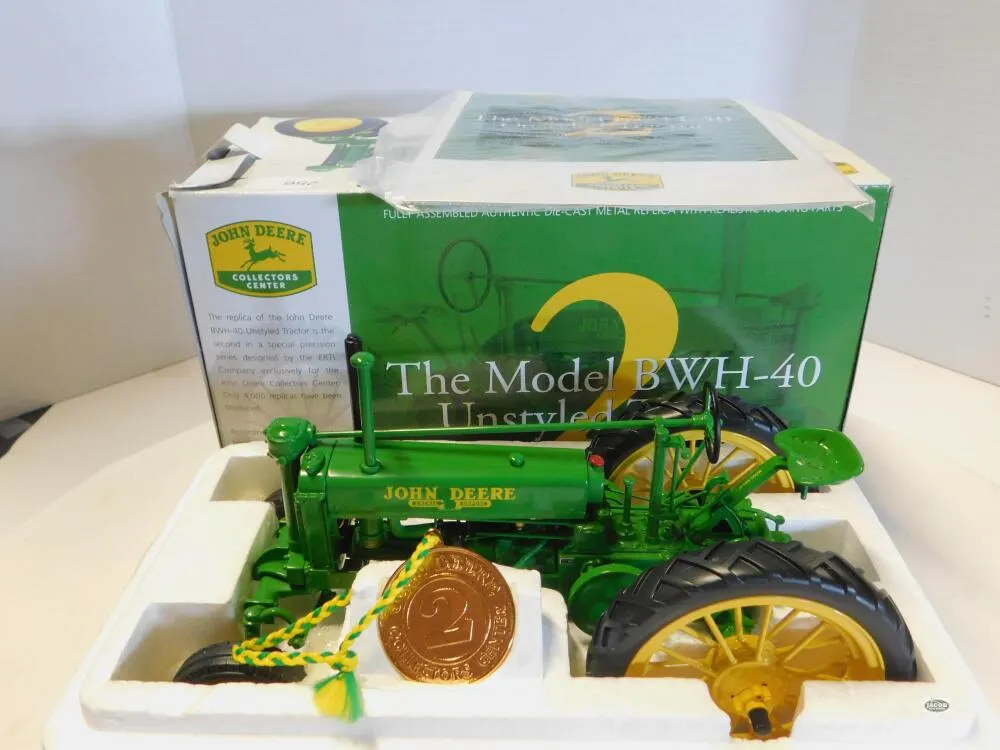 1/16 JOHN DEERE BWH-40 UNSTYLED TRACTOR