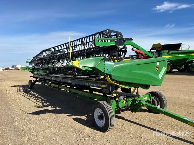 2023 John Deere HD35R 35 ft Hinged Rigid Draper Combine Header