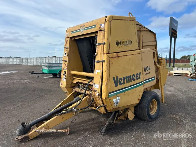 Vermeer 604 K Series Round Baler