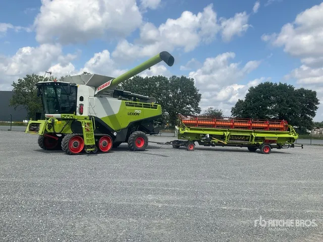 2019 Claas Lexion 750TT Combine Harvester