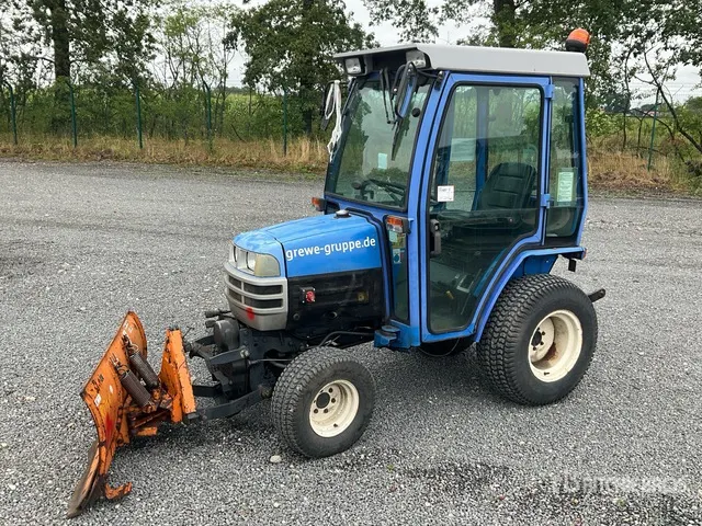 2003 Iseki 2115 4WD Utility Tractor