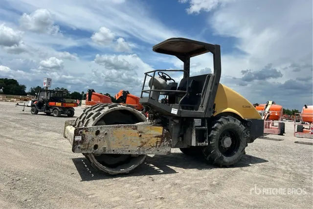 2008 Volvo SD70F Padfoot Drum Compactor