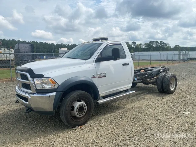 2015 Dodge 5500 4x2 Cab and Chassis
