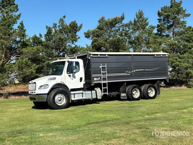 2015 Freightliner M2106 6x4 Grain Truck