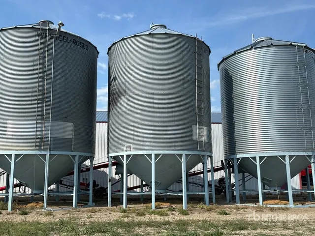 Westeel-Rosco +/- 5500 bu 8 Ring Hopper Grain Bin