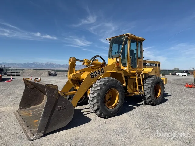 1993 John Deere 624G Wheel Loader