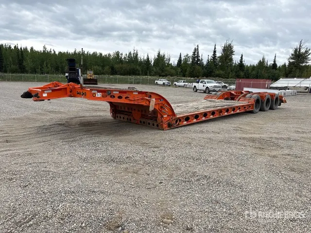 2000 Peerless Tri/A Removable Gooseneck Lowboy Trailer