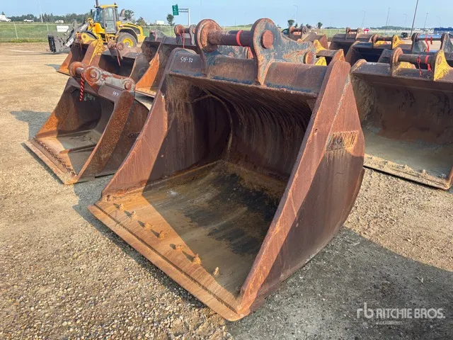 2007 Accurate 74 in Cleanup Excavator Bucket