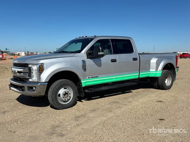 2018 Ford F-350 XLT 4x4 Crew Cab Pickup