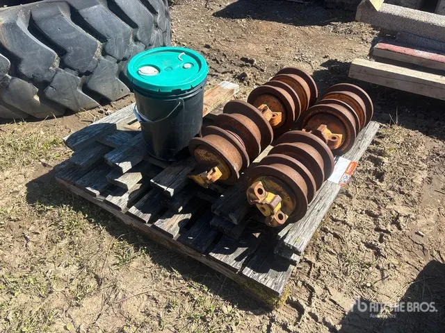 Quantity of (4) Track Group Bottom Rollers