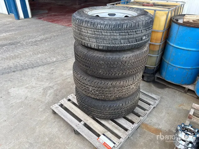 Quantity of (4) 275/65R18 Tires