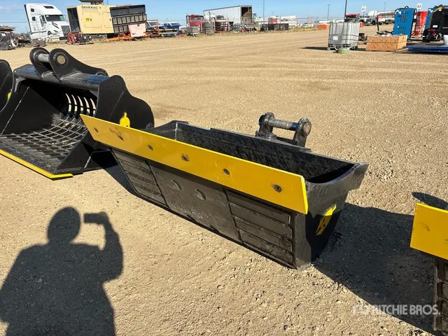 2026 Dynamic Entities 120CL 60 in Tilting Excavator Bucket - Fits 65mm Cat 311/312/313/314 Kobelco 140 Deere/Hitachi ZX120/135 Case 130/135, Doosan DX