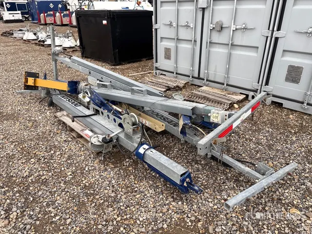 Quantity of (4) Masts to fit Light Tower