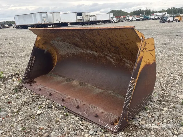 120 in Wheel Loader Bucket - Fits Cat