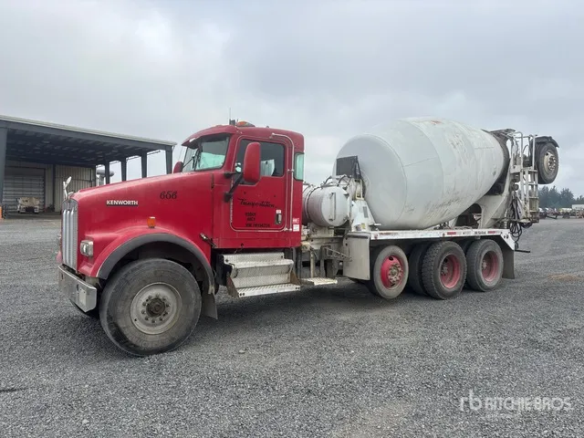 2007 Kenworth W900 10x4 Mixer Truck