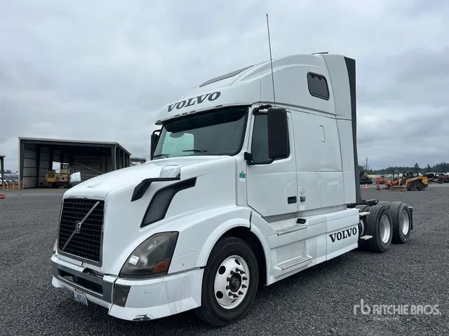 2008 Volvo VNL670 6x4 T/A Sleeper Truck Tractor