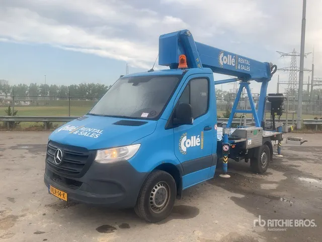 2021 Palfinger P250BK 230 kg Straight Boom on 2021 Palfinger P250BK 4x2 on Mercedes Boom Truck