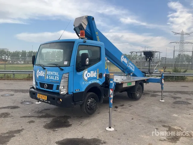 2016 Palfinger P260B 230 kg Straight Boom on Nissan NT400 Cabstar 4x2 Boom Truck