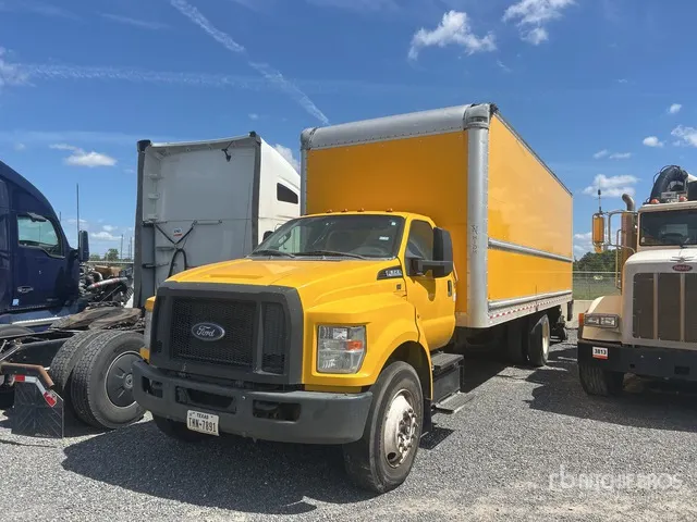 2017 Ford F-650 4x2 Van Truck