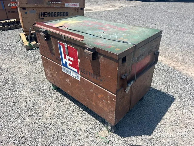 Knaack 4830 Job Site Box