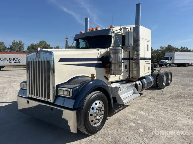 2020 Kenworth W900 6x4 T/A Sleeper Truck Tractor
