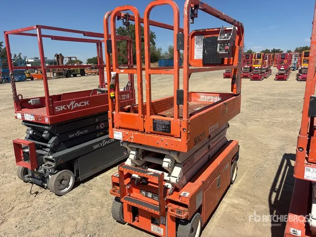 2018 Snorkel S3219E ANSI Electric Scissor Lift