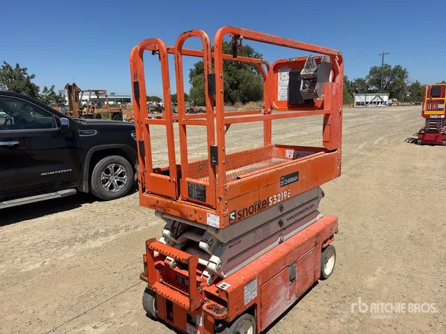 2018 Snorkel S3219E Electric Scissor Lift