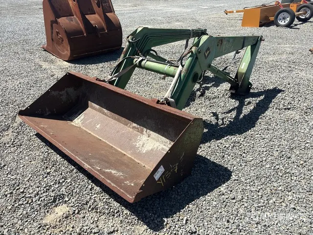 John Deerr 72 in Front Loader Attachment