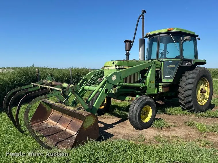 John Deere 4230 tractor