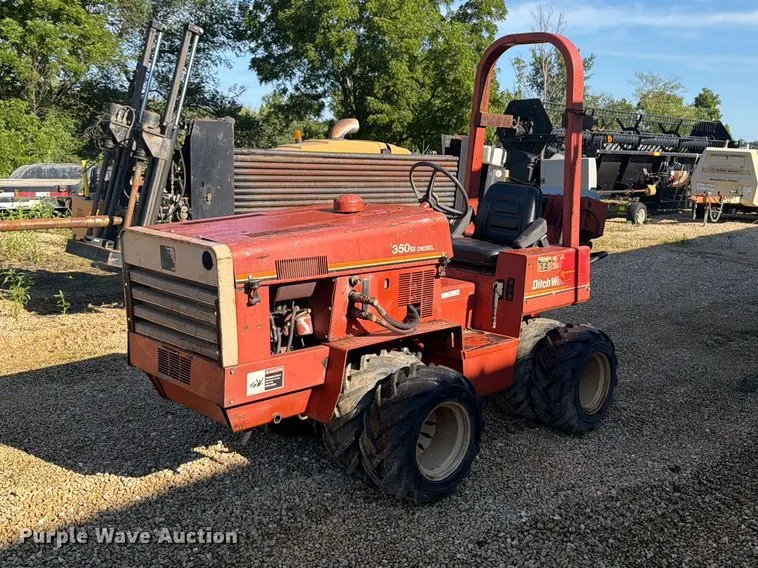 Ditch Witch 350SX cable plow