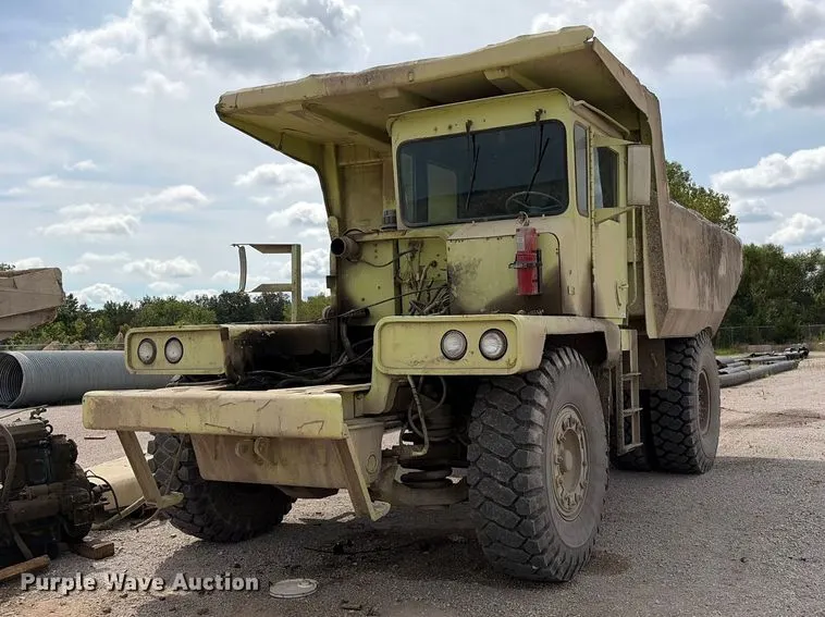 Euclid R25 haul truck