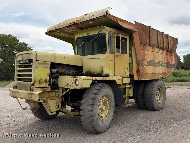 Euclid R25 haul truck