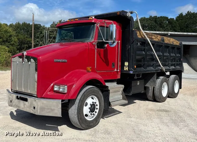2007 Kenworth T800 dump truck