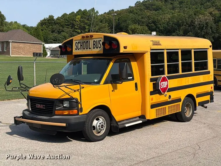 2011 Thomas Savana G3500 school bus