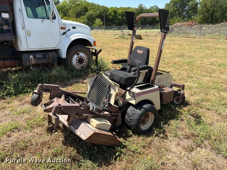 2013 Grasshopper 725D Lawnmower