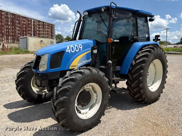 2012 New Holland T5050 MFWD tractor