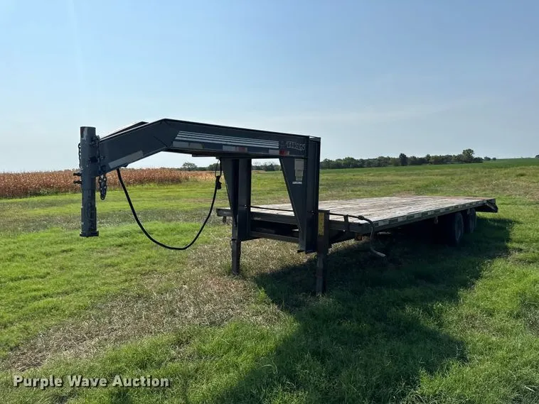 2005 Titan equipment trailer