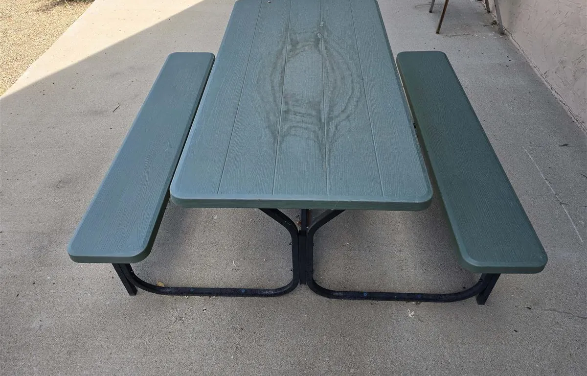 Green Plastic Picnic Table
UNRESERVED