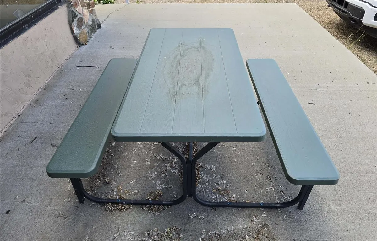 Green Plastic Picnic Table
UNRESERVED